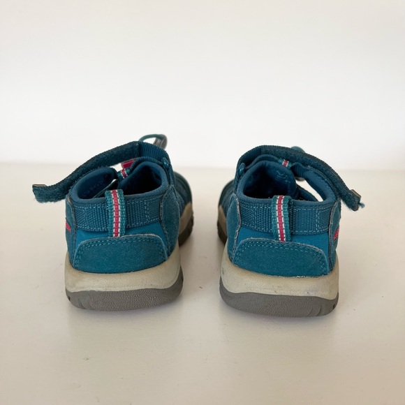 Keen Big Kids' Newport H2 Hybrid Water Sandal, Legion Blue/Hot Pink, size 11 - Picture 4 of 13